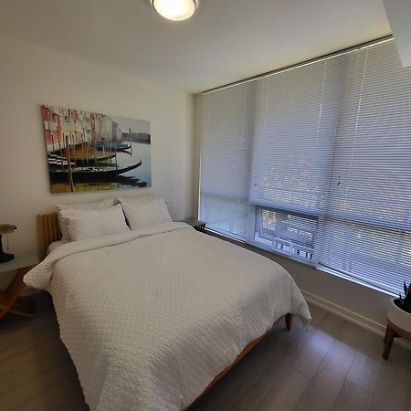 Your Perfect Escape - Modern Landmark Condo In Downtown Calgary - Free Parking- Premium Location Exterior foto