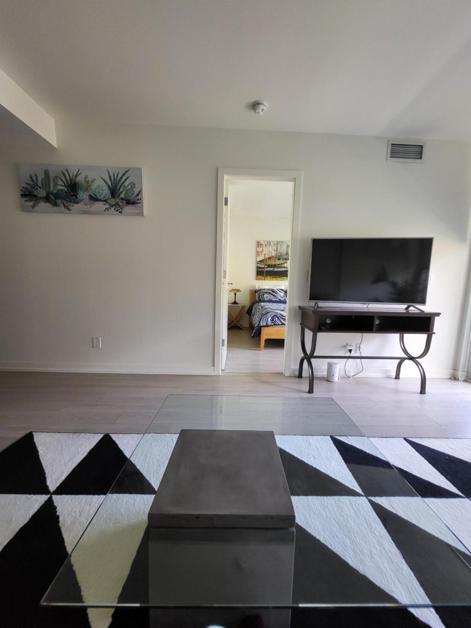 Your Perfect Escape - Modern Landmark Condo In Downtown Calgary - Free Parking- Premium Location Exterior foto